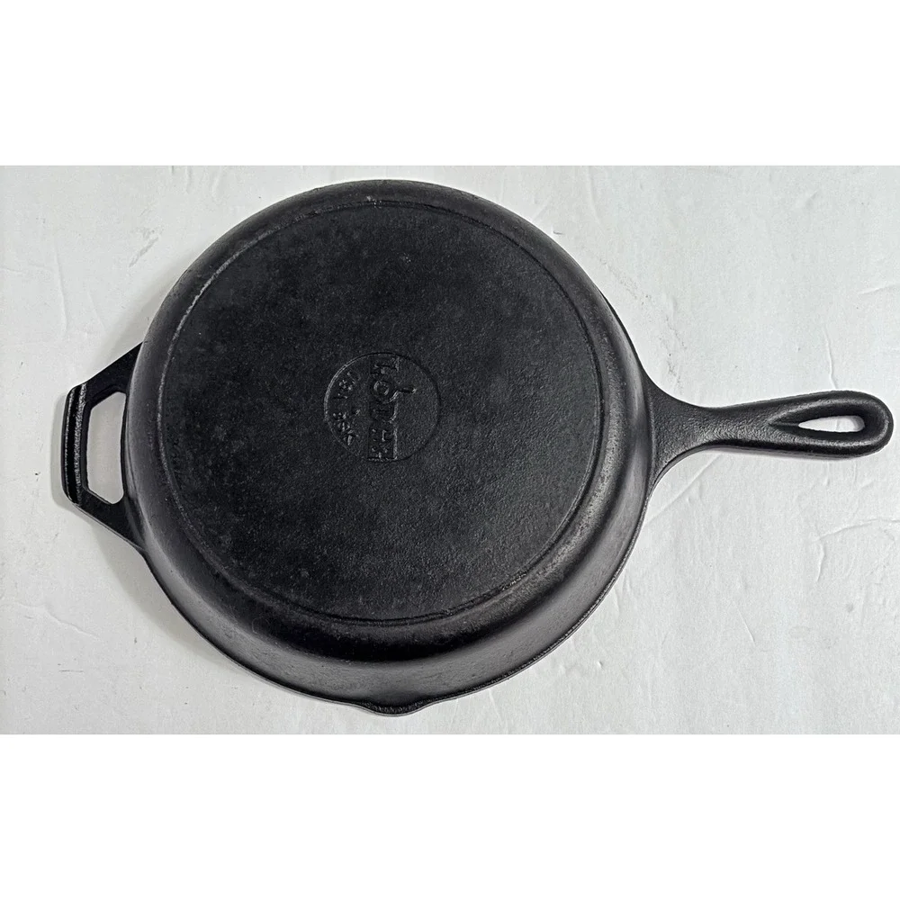 Lodge L8SK3 10.25 inch Cast‎ Iron Skillet - Black